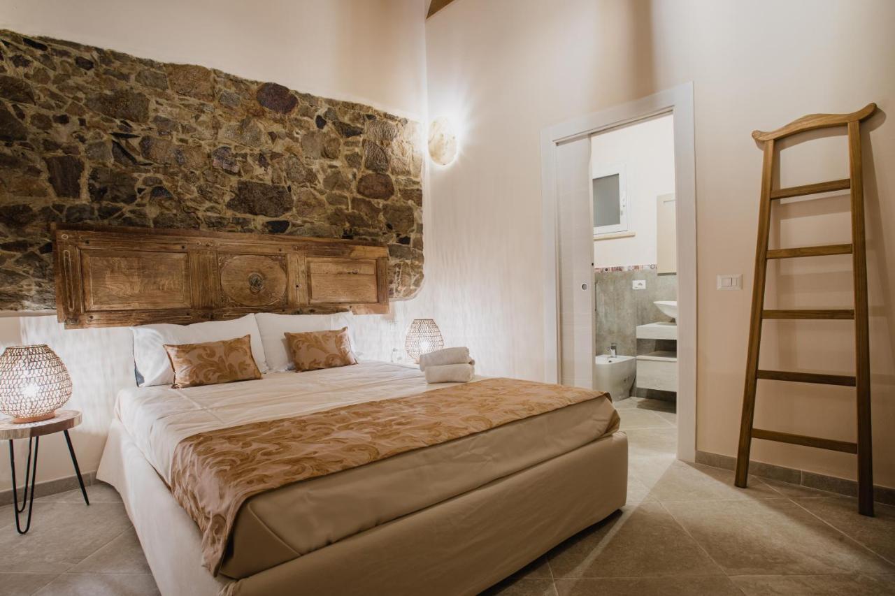 Moon'S Tower Suite&Rooms Portoscuso Bagian luar foto