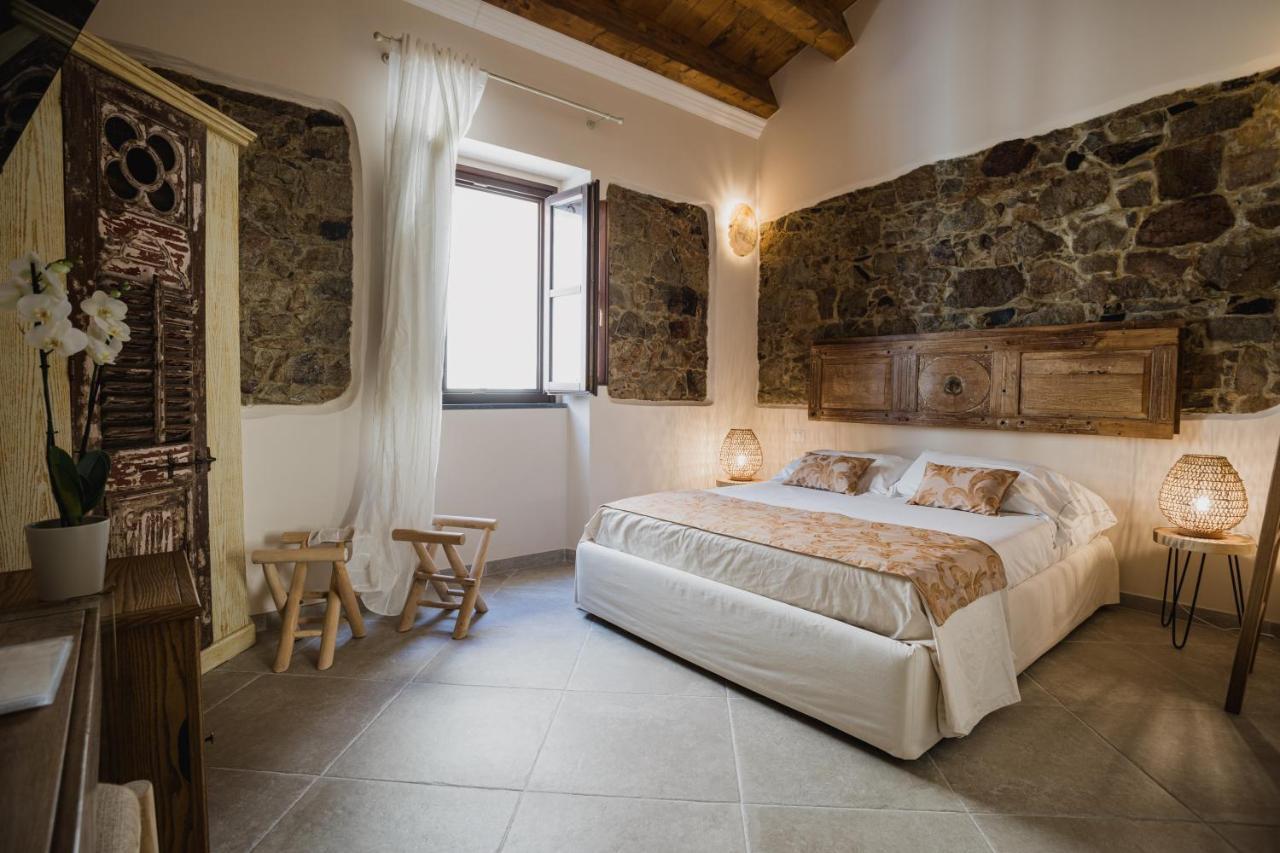 Moon'S Tower Suite&Rooms Portoscuso Bagian luar foto