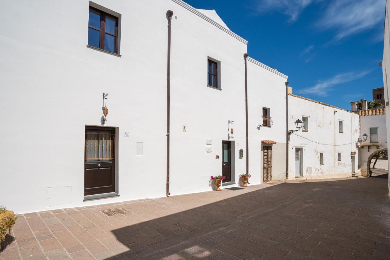 Moon'S Tower Suite&Rooms Portoscuso Bagian luar foto