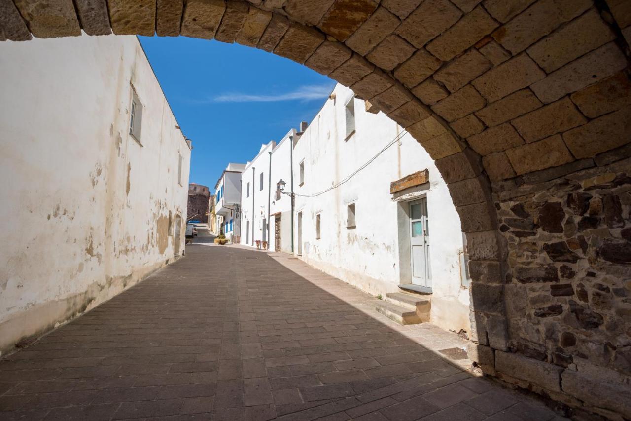 Moon'S Tower Suite&Rooms Portoscuso Bagian luar foto