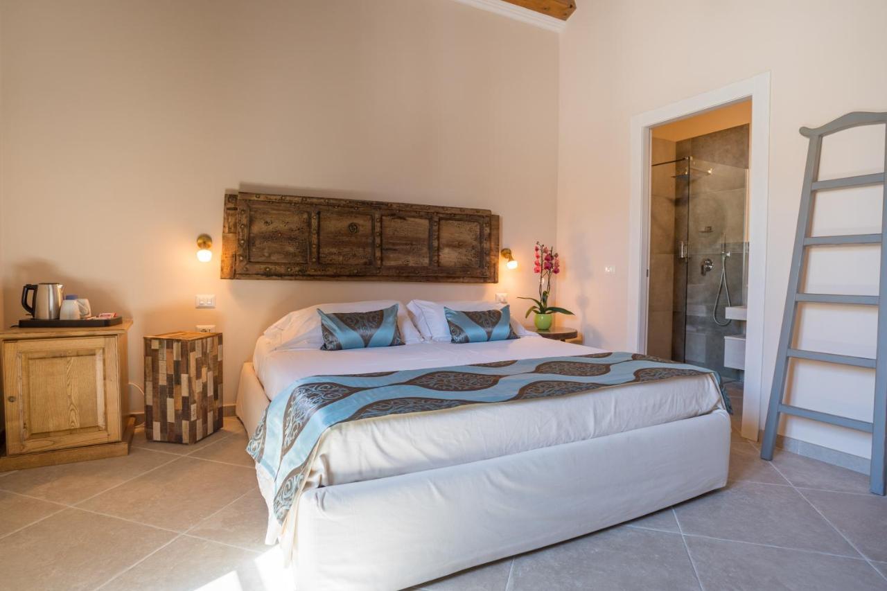Moon'S Tower Suite&Rooms Portoscuso Bagian luar foto